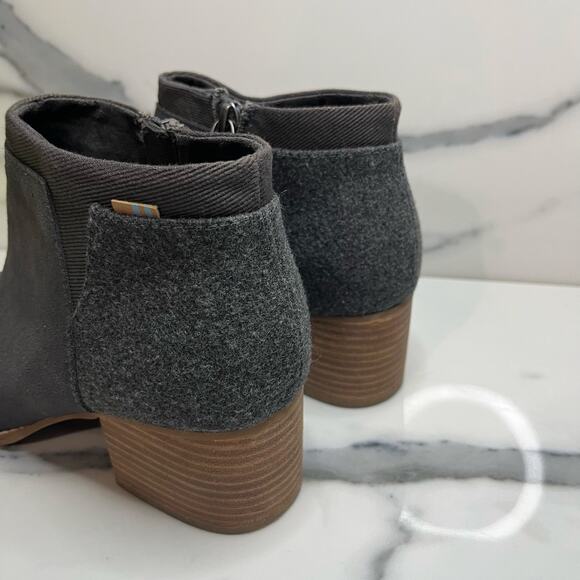 TOMS Wmn Gray Suede Closet Staple Side Zip Stacked Heel Loren Ankle Boots Sz 8.5 - Picture 5 of 8